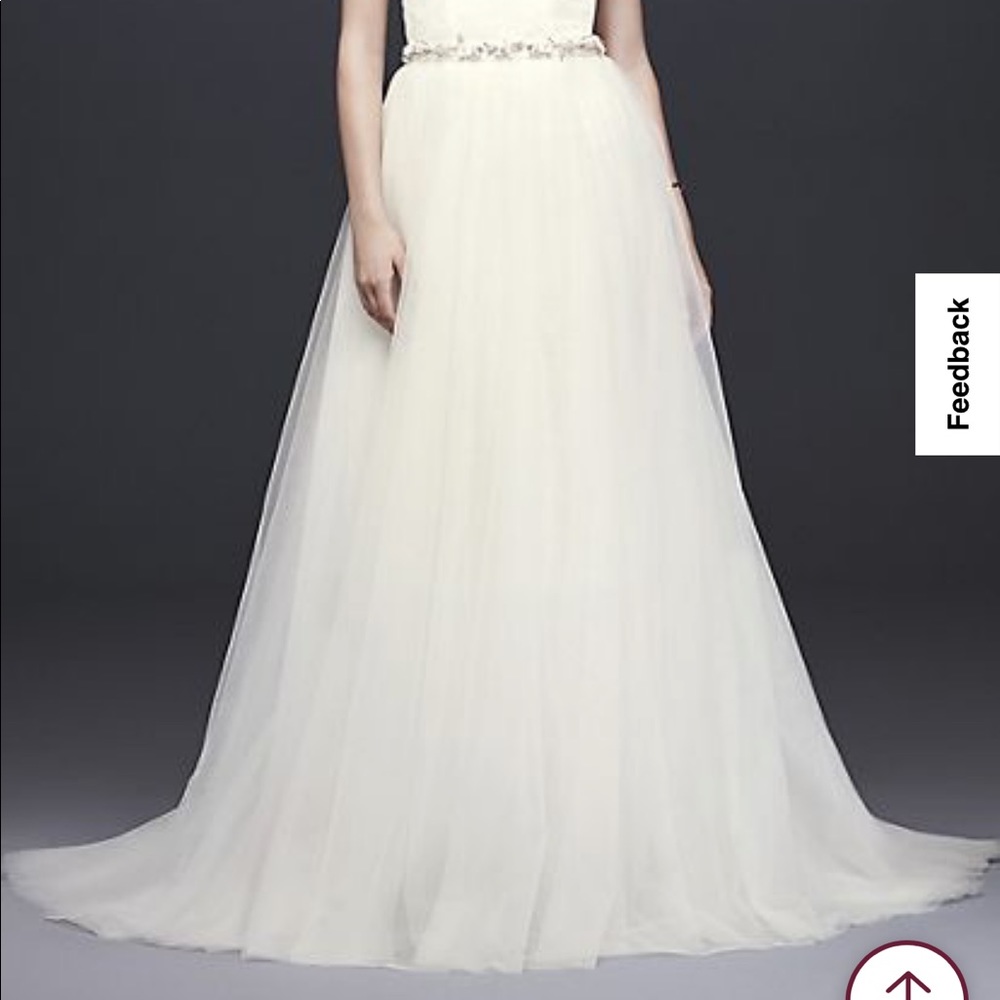 Tulle Ball Gown Wedding Overskirt
DAVID'S BRIDAL COLLECTION
4XLWG3947 Ivory
